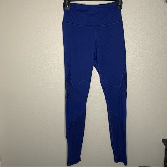 Victoria’s Secret Sport Knockout blue mesh cut out leggings women’s size XS - Picture 2 of 4